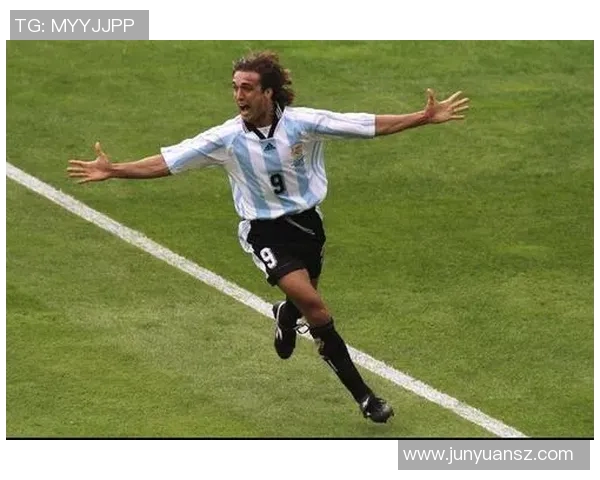 天下足球十五大球星经典音乐之旅:聆听传奇与荣耀的旋律 天下足球十五大球星经典音乐之旅:聆听传奇与荣耀的旋律