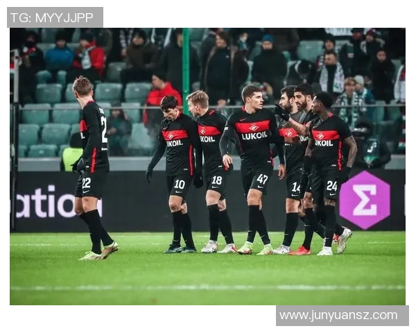 璀璨绿茵传奇时刻展现足球球星激情与荣耀画布 璀璨绿茵传奇时刻展现足球球星激情与荣耀画布